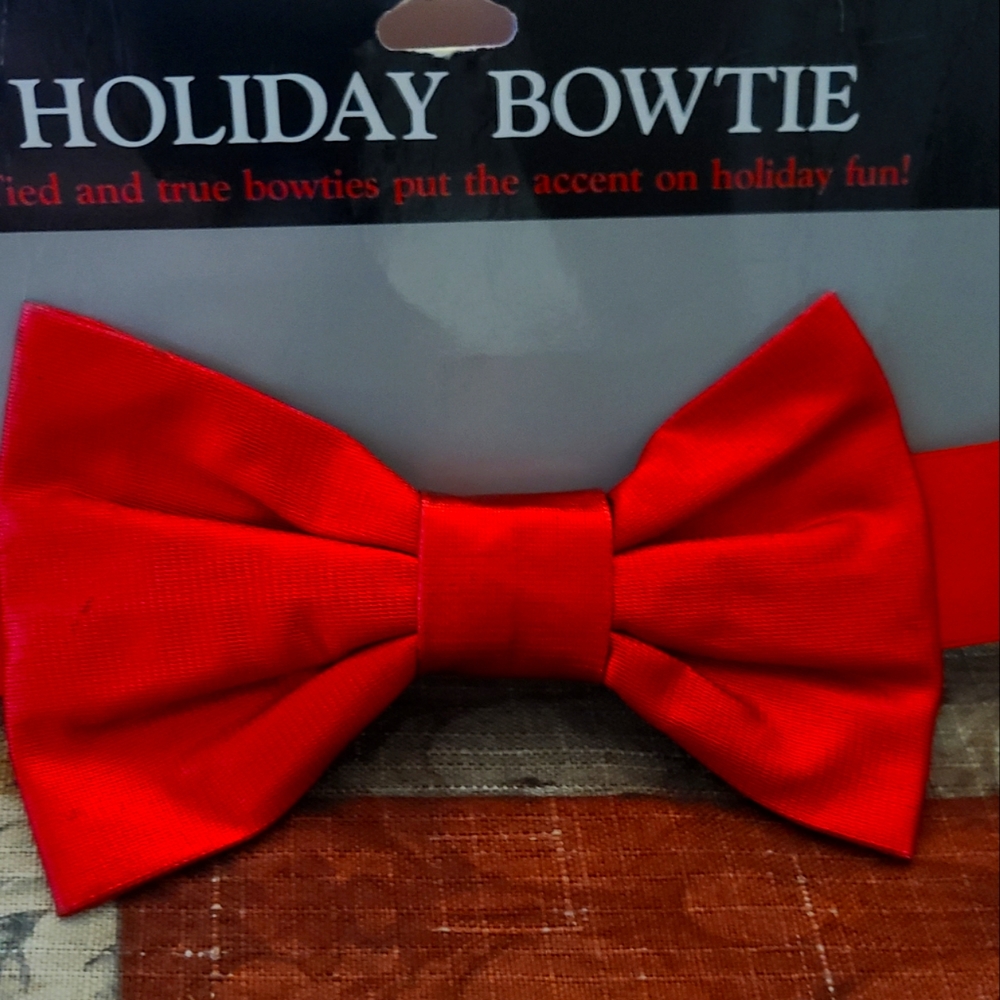 RED Holiday. Bowtie